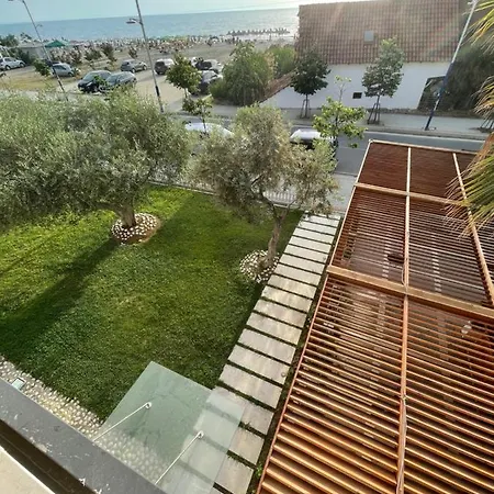 Apartment House Honeysand Golem *